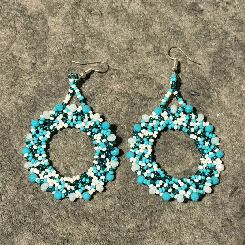 Aretes de $12 - Beaded earrings hand made in Mexico - aretes mariposa hecho a mano - artesanía mexicana