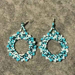 Aretes de $12 - Beaded earrings hand made in Mexico - aretes mariposa hecho a mano - artesanía mexicana