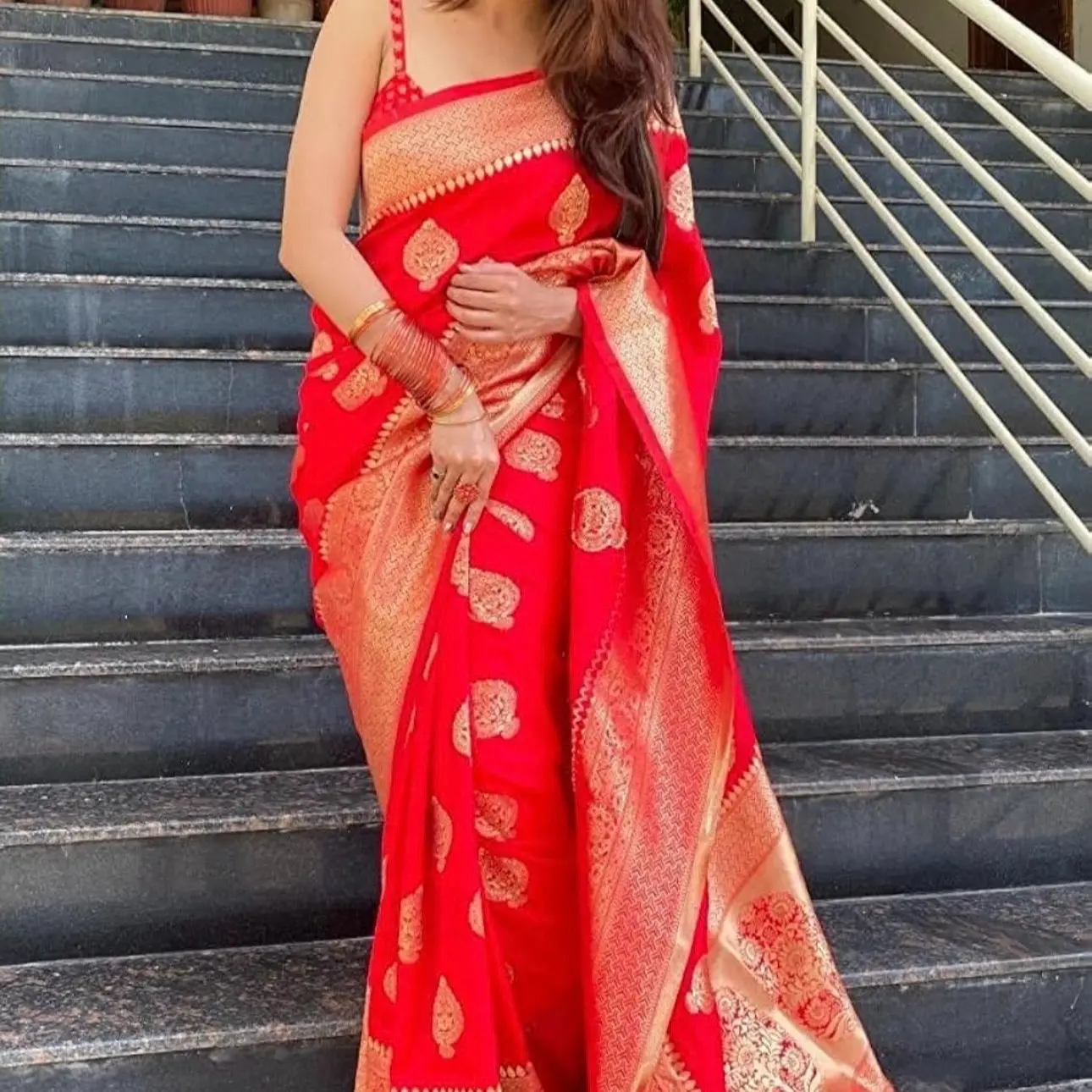 Kanjivaram/ Georgette/ Chiffon Saree/ Soft Silk with unstitched blouse for women - Traditional Wear