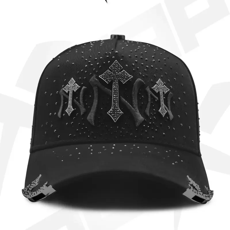 Gorra 3 Cruces Black Baseball Cap with Embroidered Crosses and Sparkle Details for Stylish Outfits