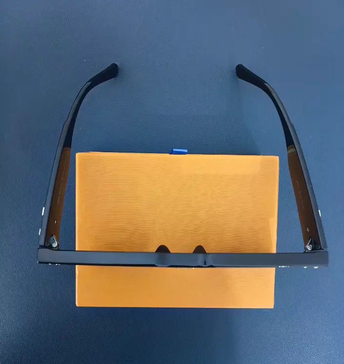 Luxurious black sunglasses with box, suitable for both men and women