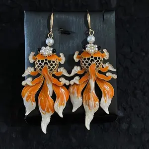 Oil Colored Koi Sweep Shoulder Earrings, Retro High End Pearl Vacation Style