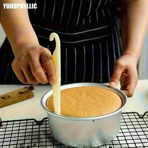 A Cake Release Knife (White/Pink) That Won'T Damage Molds, a Scraper for Baking, a Plastic Cream Spatula, Kitchen Utensils