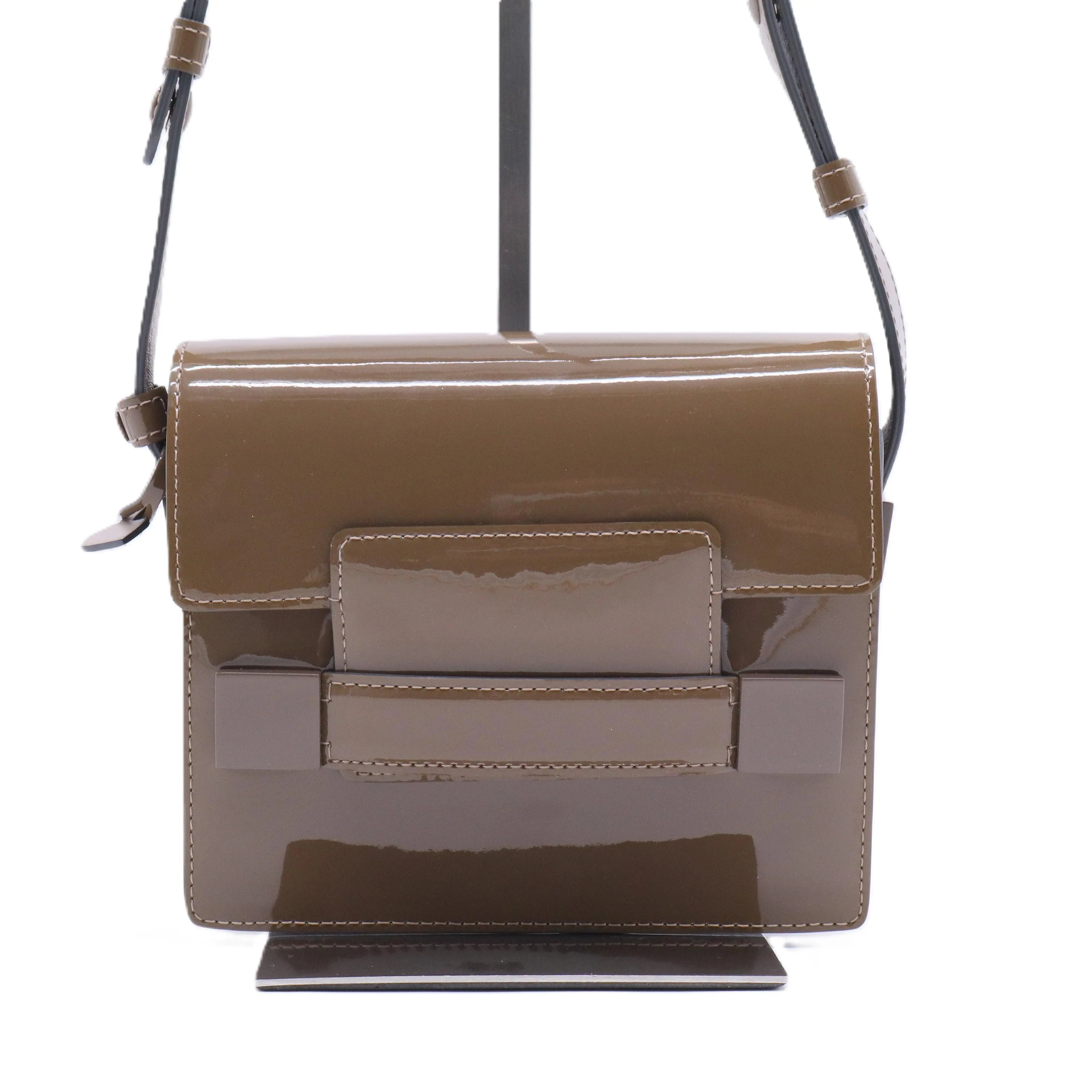 Pre-owned delvaux Leather Crossbody Bags Patent Crossbody Bag
