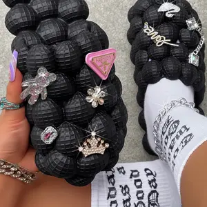 Flat round Toe Bubble Decor Black Sliders