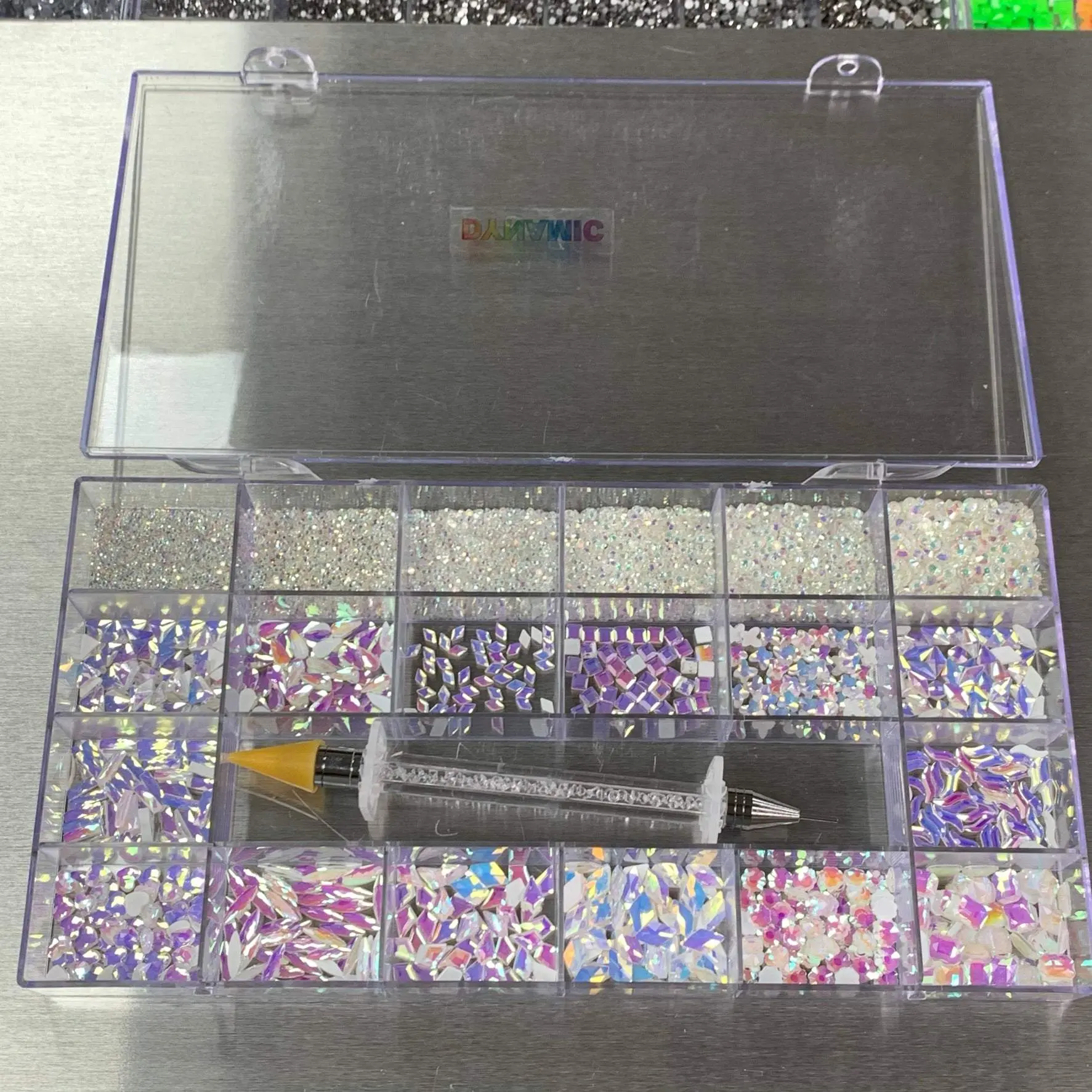 [White Pearl Iridescent] Rhinestones set - 20 cells - 14 big shapes and 6 round shapes