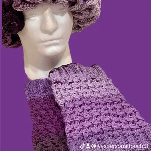 Leg warmer and ruffle hat set