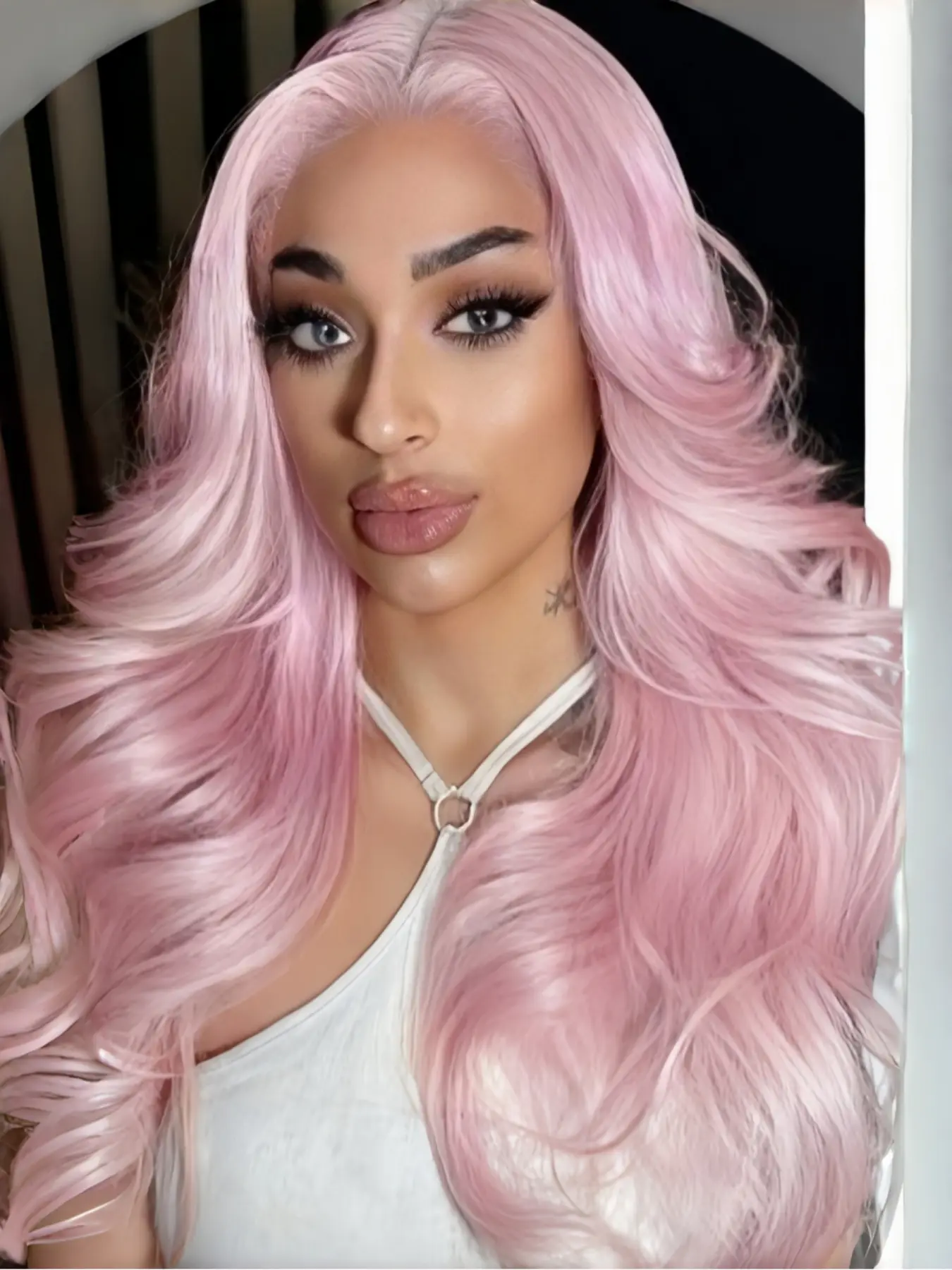 13x4 Light Pink Lace Wig, 26 Inch Long Curly Big Wave Hair, Wear and Go High Temperature Fiber Cap for Cosplay Daily Use, Wavy Synthetic Hairpiece, High Quality Wigs