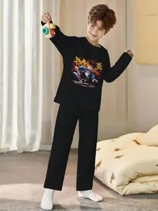 Roblox Game Character 2-Piece Boys' Digital Print Long-Sleeve Pajamas with Long Pants, Flame-Retardant Fabric. A fashionable, trendy, casual, comfortable and soft pajama set, suitable for sleeping and home leisure. Made of 100% polyester, perfect for boys