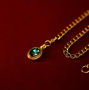 VelourBliss Twilight Charm Heart O-Ring Choker Necklace - Adjustable Chain with Emerald-Tone Pendant & Cosmic Details - Unisex Fashion Jewelry - Romantic Gift