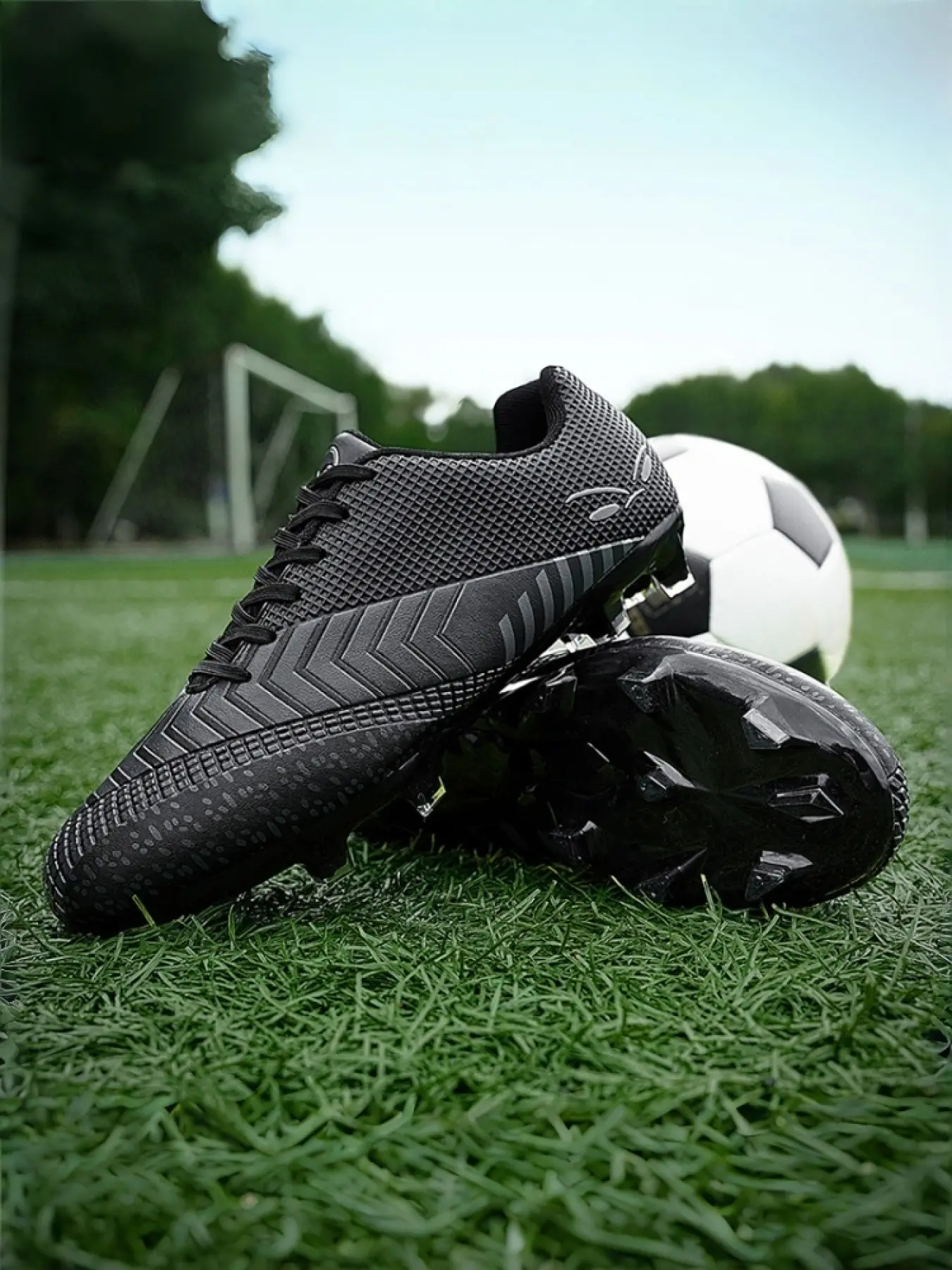 1 Pair Unisex Low-Top Long Studs Soccer Cleats Sports Football Shoes | Street Trend Style | Synthetic Leather Upper + Non-slip Wear-resistant Long Studs | Suitable for Campus Leagues, Natural Grass & Daily Training | Soccer Boots