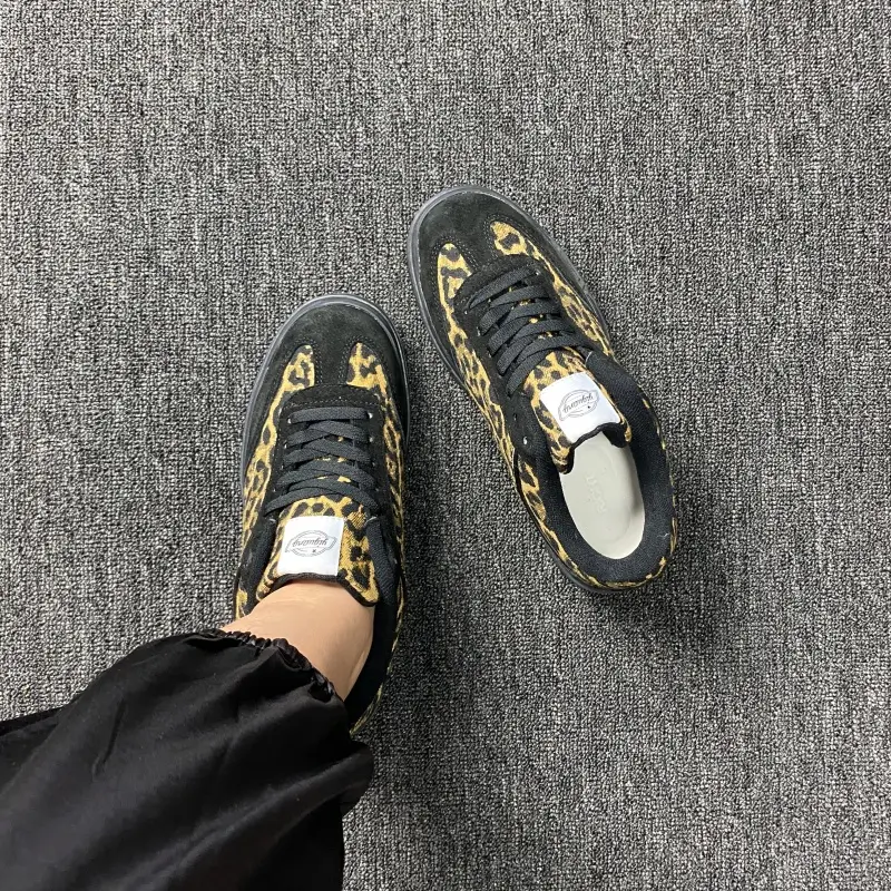 Leopard Print Casual Trainers, Unisex Chunky Low Top Canvas Skate Shoes with a Wide Toe, Heel Pull Tab & Padded Collar, Streetwear, Laces, Animal Print, Skateboarding, Rubber, Wide Fit, Sneaker, Sports Shoes, Footwear, Wooden Tag