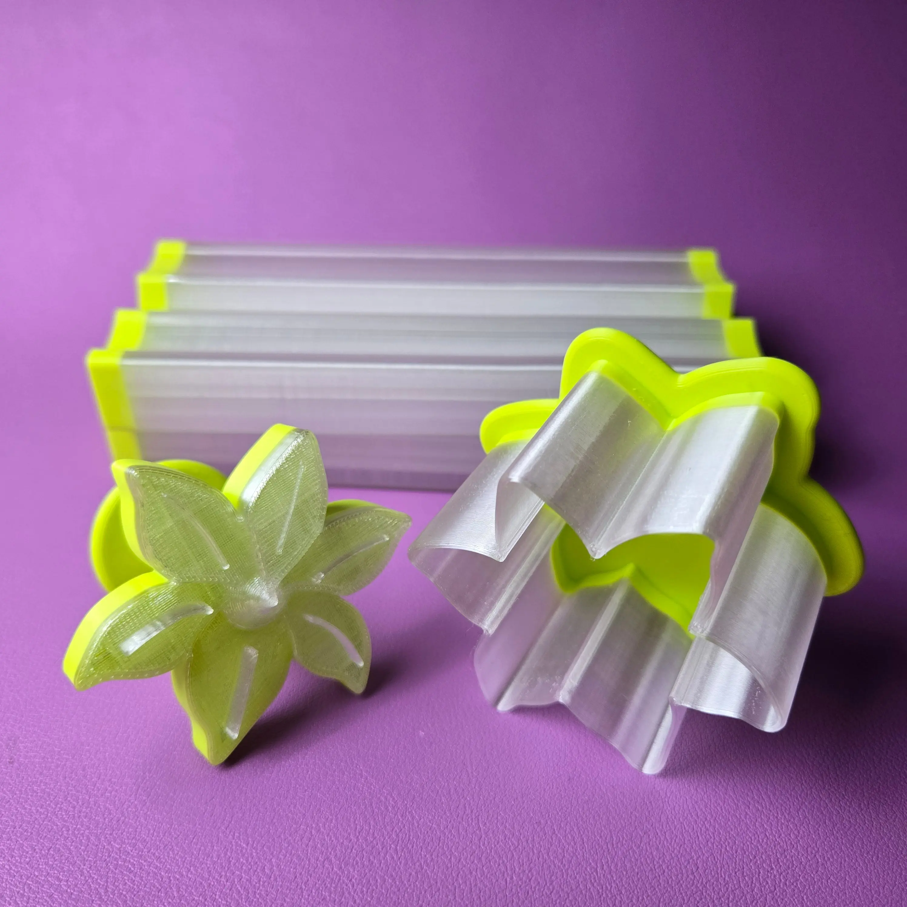 Cake Pop Cutter - Lily (Embossed)
