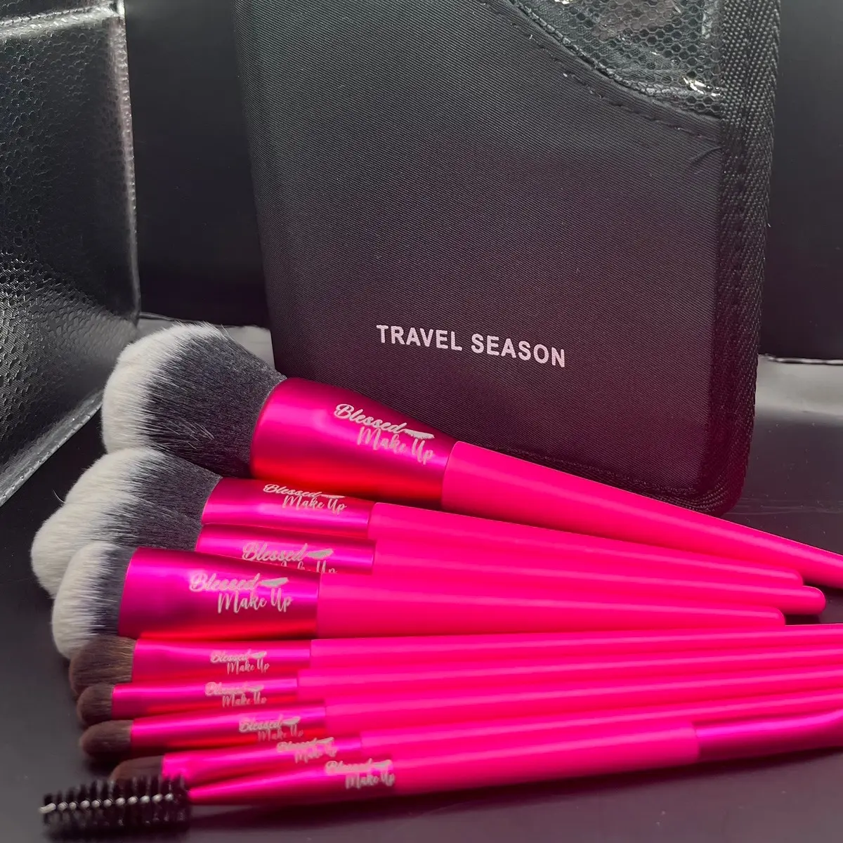 Makeup kit brush