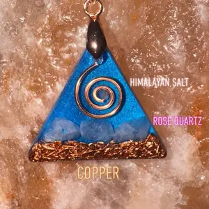 Himalayan Salt Quartz Crystals Copper Orgonite Pyramid EMF Protection Healing Energy Necklace with Black Cord