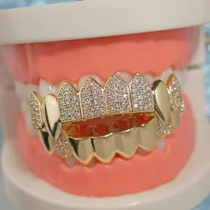 2cs/ set Fashion Glossy 8/ 8 Synthetic Synthetic Zirconia Teeth Grillz Fangs Hip Hop CZ Stone Color Tooth Caps for Women Men Jewelry Halloween Gift