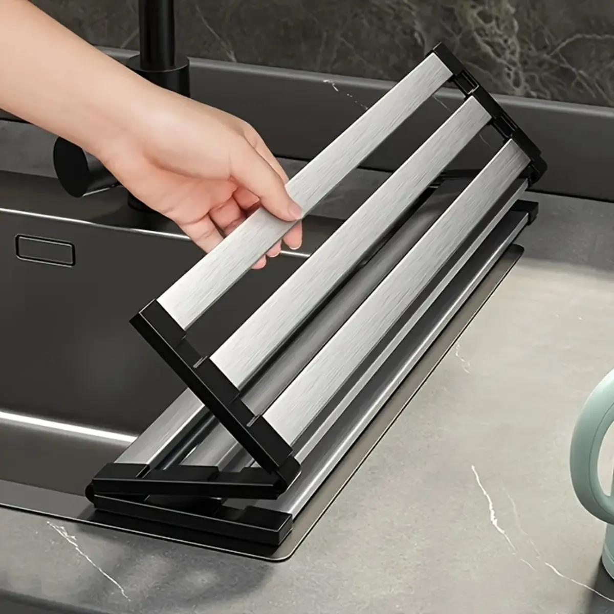 1pc Luxury Roll Up Stainless Steel Dish Drying Rack - Space Saving, Multifunctional, Over Sink Design, Portable, Rollable, Rustproof, Easy to Clean, Kitchen Sink Organizer, Tools And Mat - Suitable for Small Kitchens