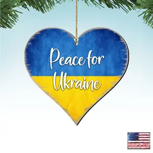 Designocracy 8187122-S2 Lightweight Artistic 5x5.5 in. Ukraine Heart Wooden Ornaments - Set of 2, Christmas Decor Gift