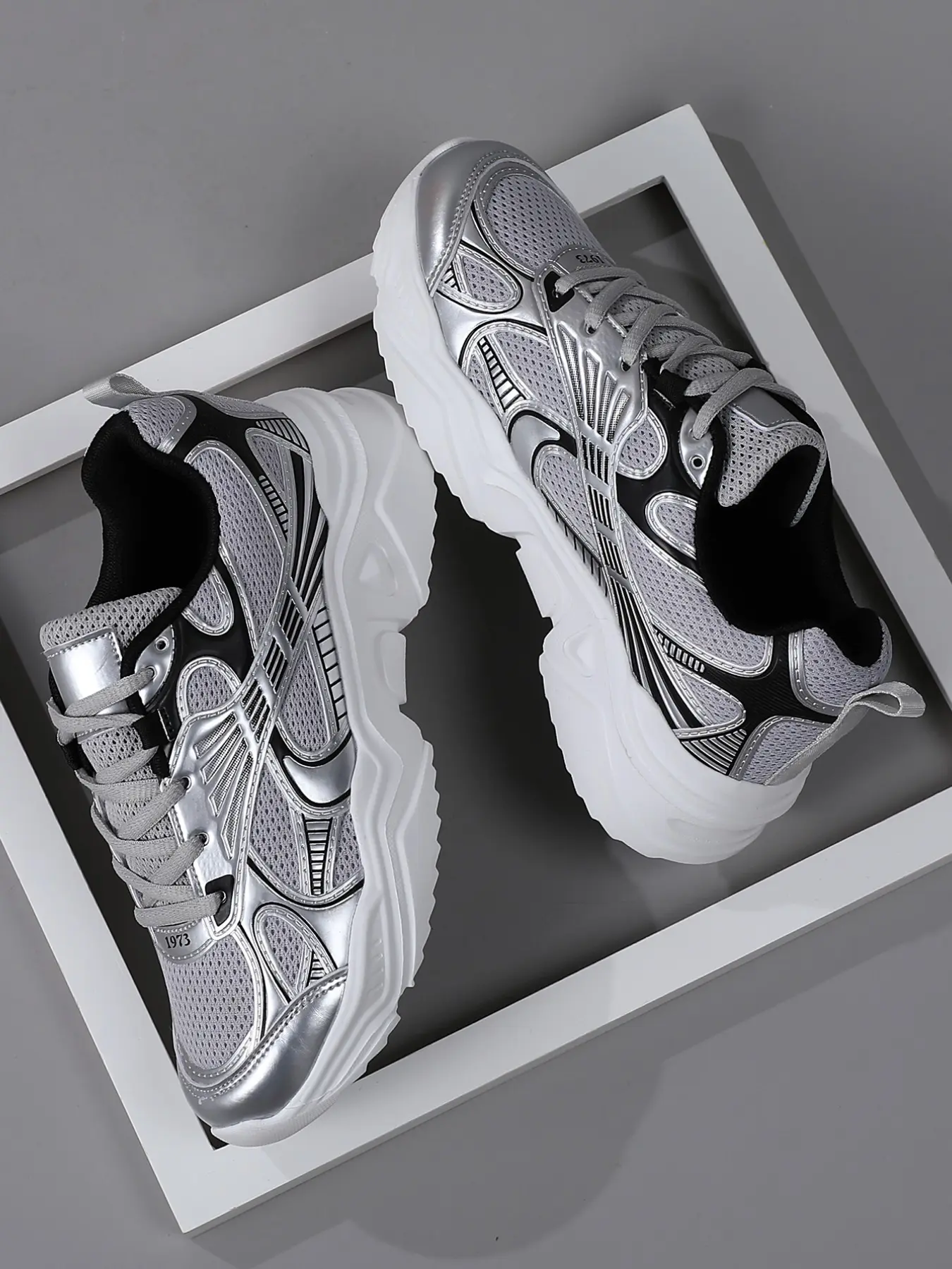 Men's Low-Top Casual Sneakers, Lightweight Comfortable Sports Shoes, Breathable Running Shoes, Ideal for Daily Wear, Running, Fashion All Seasons, Lace-Up Design, Sporty Running Shoes