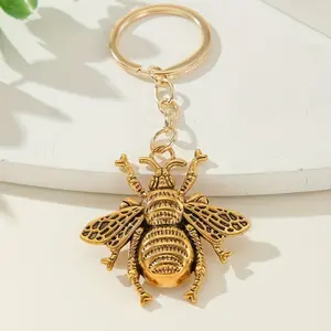 1pc Vintage Golden Bee Keychain, Simple Elegant Design, Fashionable Zinc Alloy Charm, Unisex Everyday Accessory, Key Rings Decoration for Cars Automotive & Motorcycle