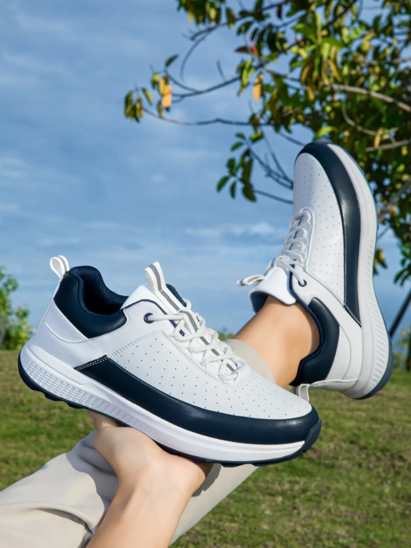 Men's Golf Shoes, Anti-Slip Grip for Perfect Performance, Professional Outdoor Sports Shoes, Comfortable and Durable Quality, Athletic Shoes