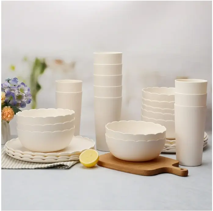 Elegant 30-Piece Scalloped Dinnerware Collection – Cream