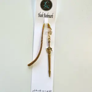 Golden swords metal hook bookmark for readers