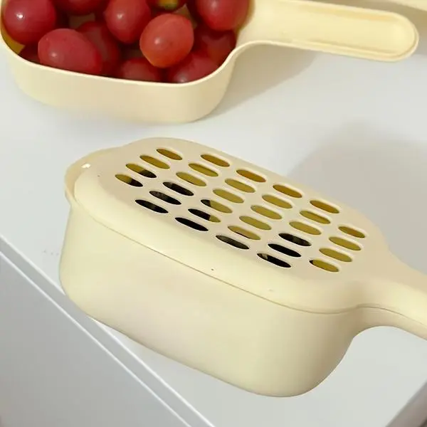 Mini Fruit Draining Basket with Handle – Compact Plastic Strainer for Berries, Cherries & Kitchen Use