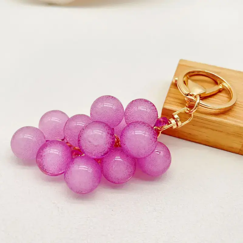 GleamJoy Bubble Grape Cluster Keychain - Cute Aesthetic Bubble Grapes Cluster-Shape Keychain, Creative Emulational Fruit Key Accessory for Bags, Car Keys (Ideal Gift for Students)