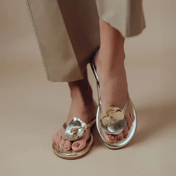 Valentina Gold Sandal With A Flower