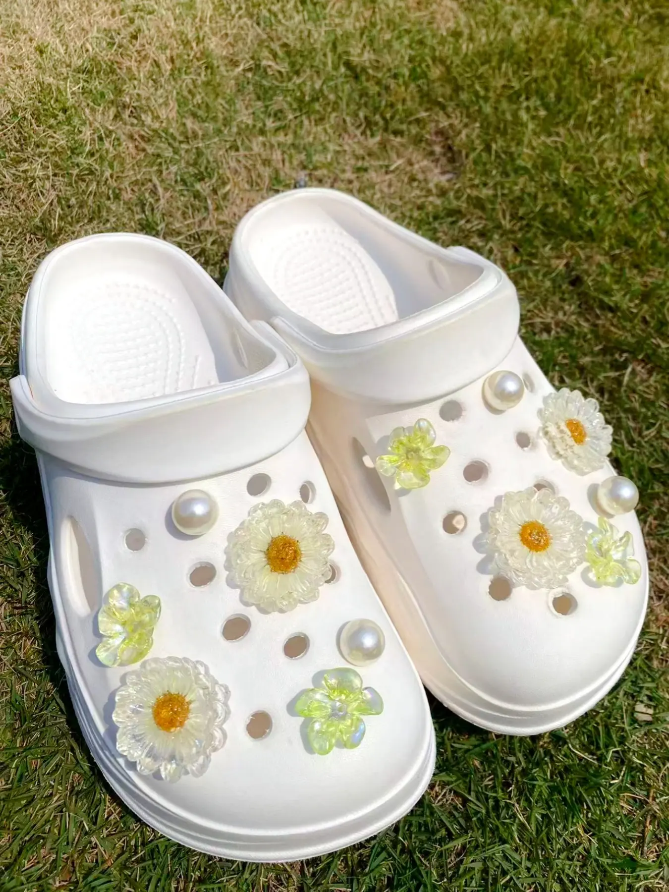12 Piece Cute Fresh Flower Shoe Accessories DIY Detachable Shoe Decorations for Women, Perfect Party Gift, Fun Personalized Footwear, Shoe Charms