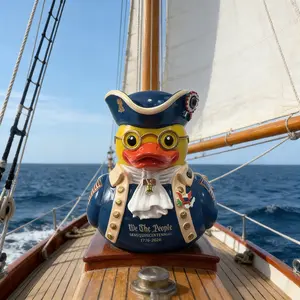 Duck Captain Resin Statue Home Decor Ornament Craft Sculpture, Living Room Desktop Decoration, Unique Art Piece for Any Space