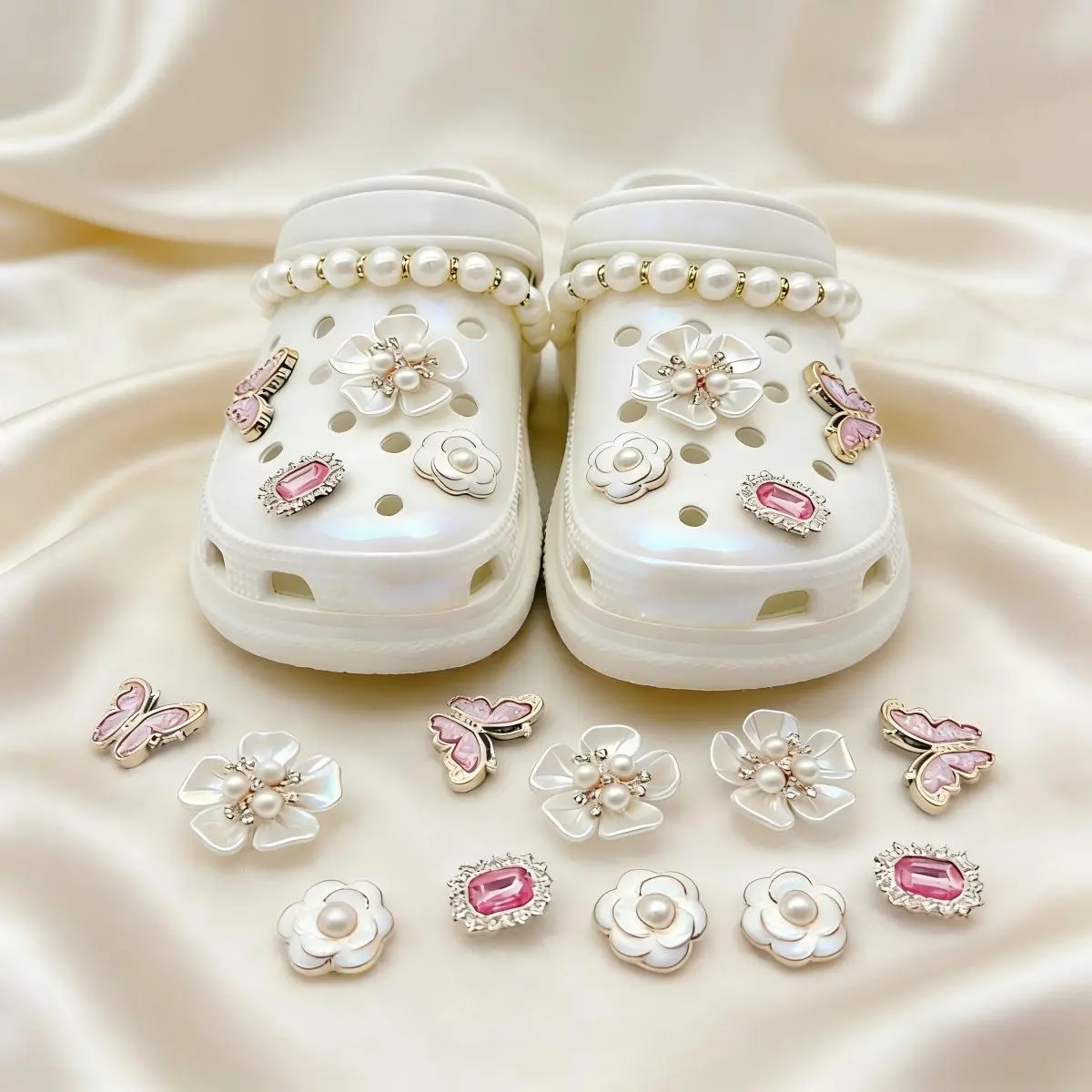 Novelty Bling Clogs Shoe Decorations, Dazzling Rhinestone Faux Pearl Design, Fashion Holiday Accessories for Girls and Ladies