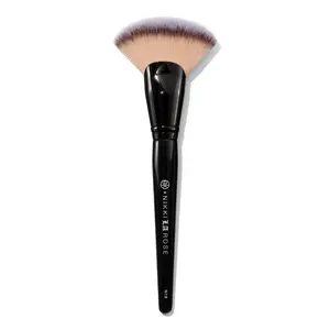 BK Beauty Nikki La Rose N18 Ultimate Contour Brush BK Beauty Nikki La Rose N18 Ultimate Contour Brush