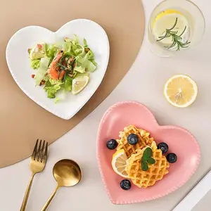 Heart Shaped Ceramic Plate, 2 Counts Creative Snack Dessert Fruit Plate, Household Cake Fruit Plate for Home Kitchen Dining Room