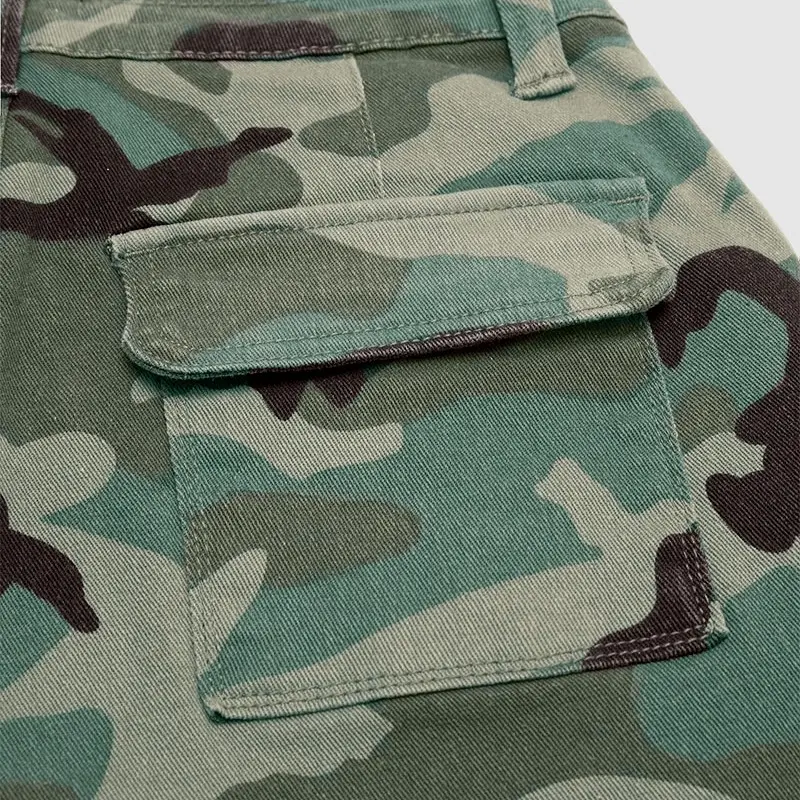 Flamingals Camo Print Roll Hem Flap Pocket Mid Rise Shorts