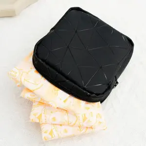 Portable Sanitary Napkin Storage Bag, Large Capacity Period Pad Organizer, Convenient Menstrual Pads Holder for On-The-Go Use, Organizational Zipper Storage, Travel Organization Pouch