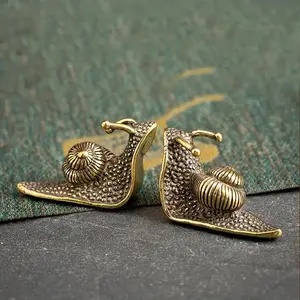 Brass Snail Design Animal Figurines, Figurine Set, 2 Counts Retro Mini Snail Statue Ornaments, Desk Antique Brass Tea Pet Collection Home Decoration, Collectible Figurines, Desktop Statue, Vintage Home Decor