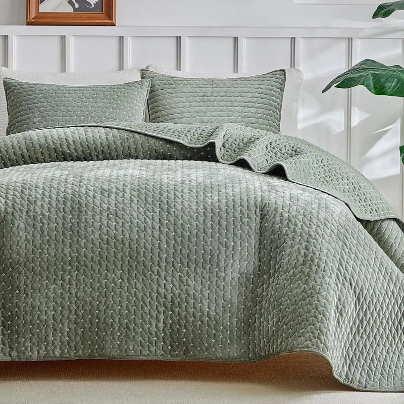 Luxury Velvet Quilt Set King Size, Cross Stitch Quilts Striped Bedding Set, Soft Lightweight Bedspread and Coverlet with 2 Pillow Shams for All Season, Green, 106" x 96"