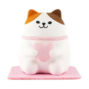 DECOLE Japanese Feng Shui Cat Aroma Doll Scented Stone Entrance Decor