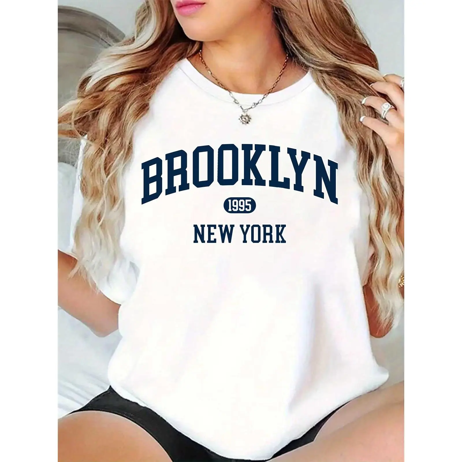 Women's Oversized Brooklyn 1995 New York Graphic T-Shirt - Casual Streetwear for Daily Outings, Shopping, or Gym