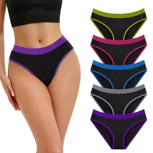 Comfortable & Breathable Women's Underwear: Seamless Cotton Blend Panties, Color Block Design for Everyday Wear