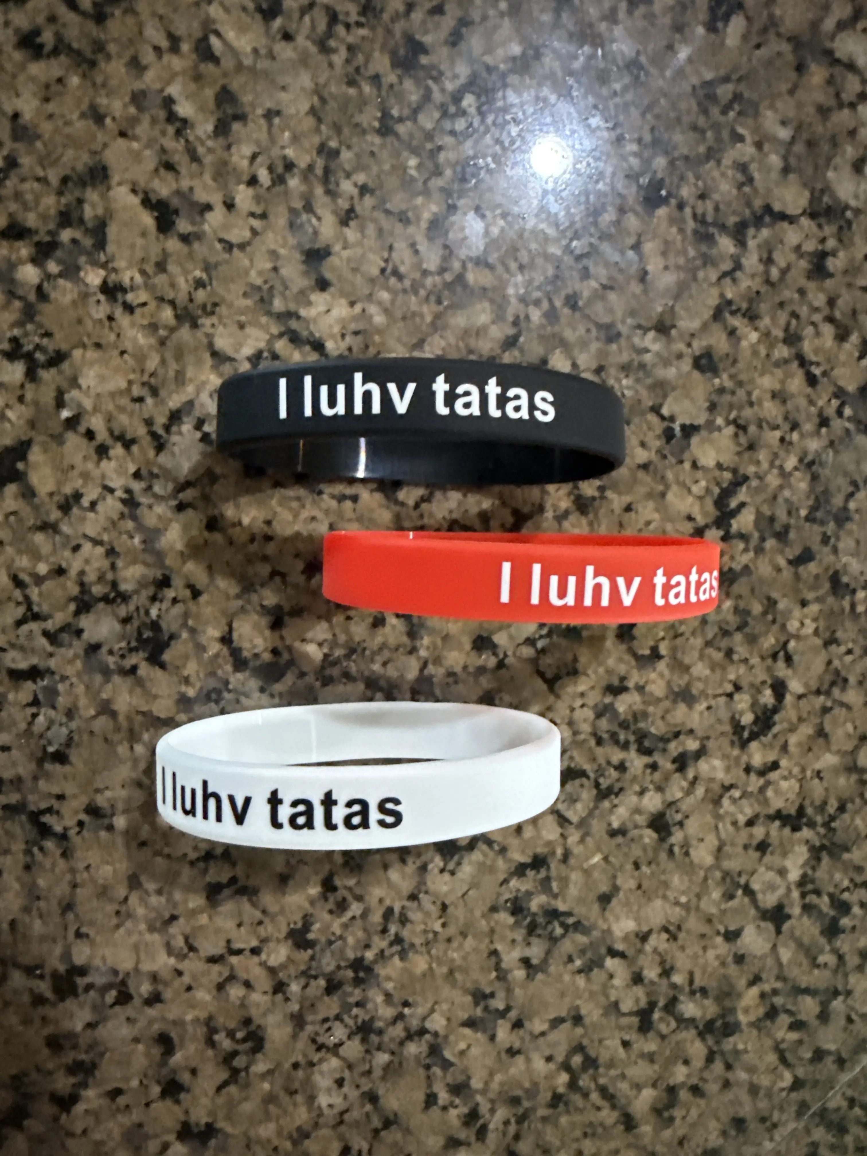 Funny Silicone “I luhv tatas” bracelets Funny Silicone “I luhv tatas” bracelets