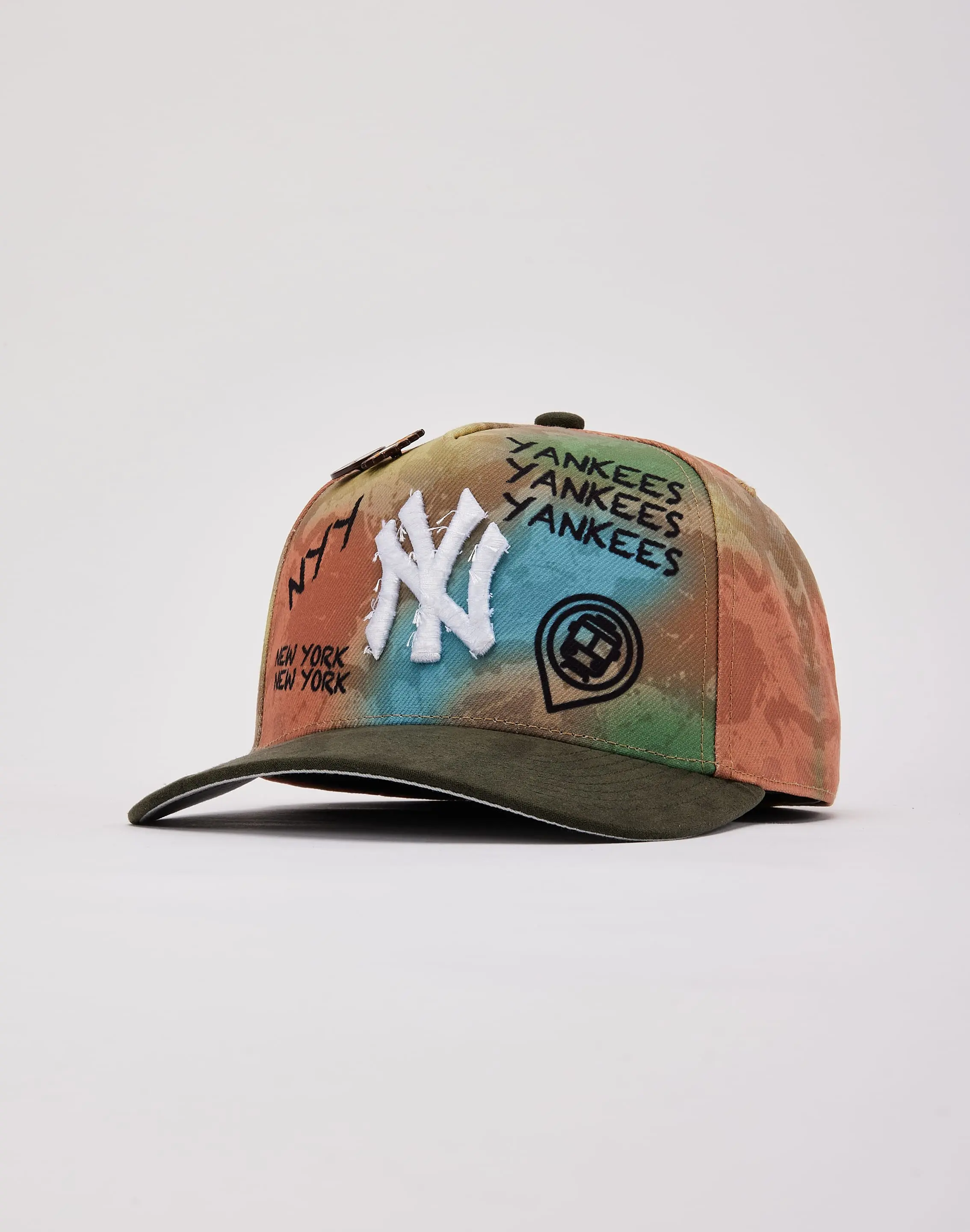 Mens Mitchell & Ness MLB New York Yankees Grunge Pro Pinch Snapback Hat