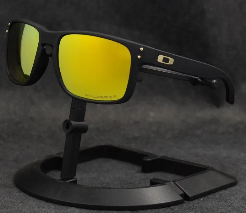 Men's sports sunglasses with silver polarized UV400 lenses, designed for outdoor use