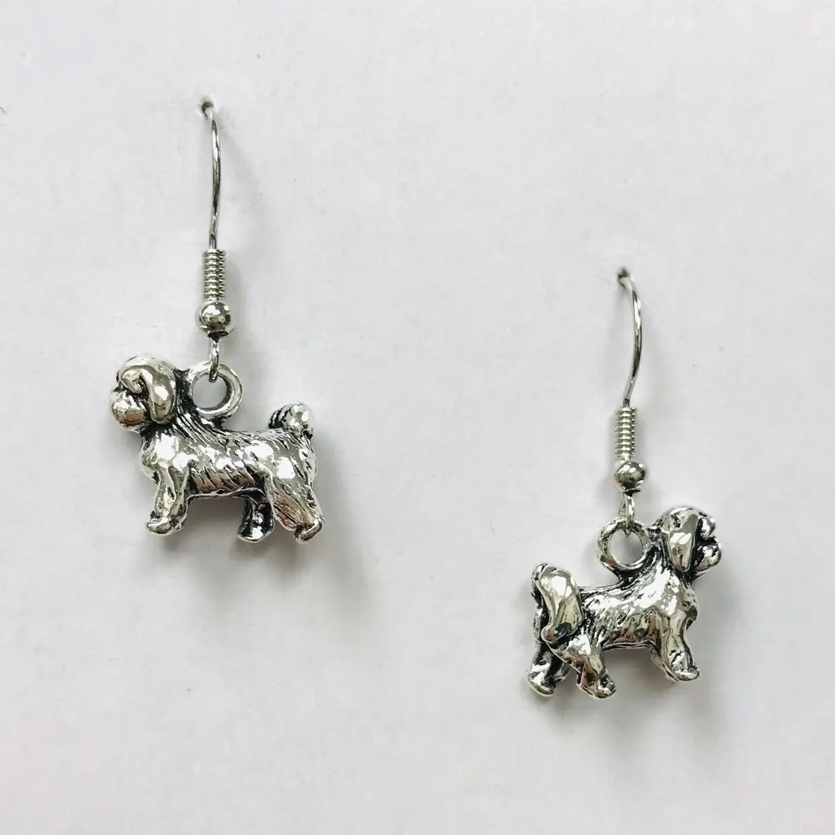 Ahi shui earrings dog