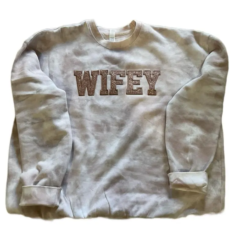 Wifey Embroidery Enza Tie Dye Sweatshirt with Appliqué Women's Love Crewneck Casual Long Sleeve Pullover Unisex Fit Winter wifey wife Womenswear Embroidered Fashion Everyday Tops