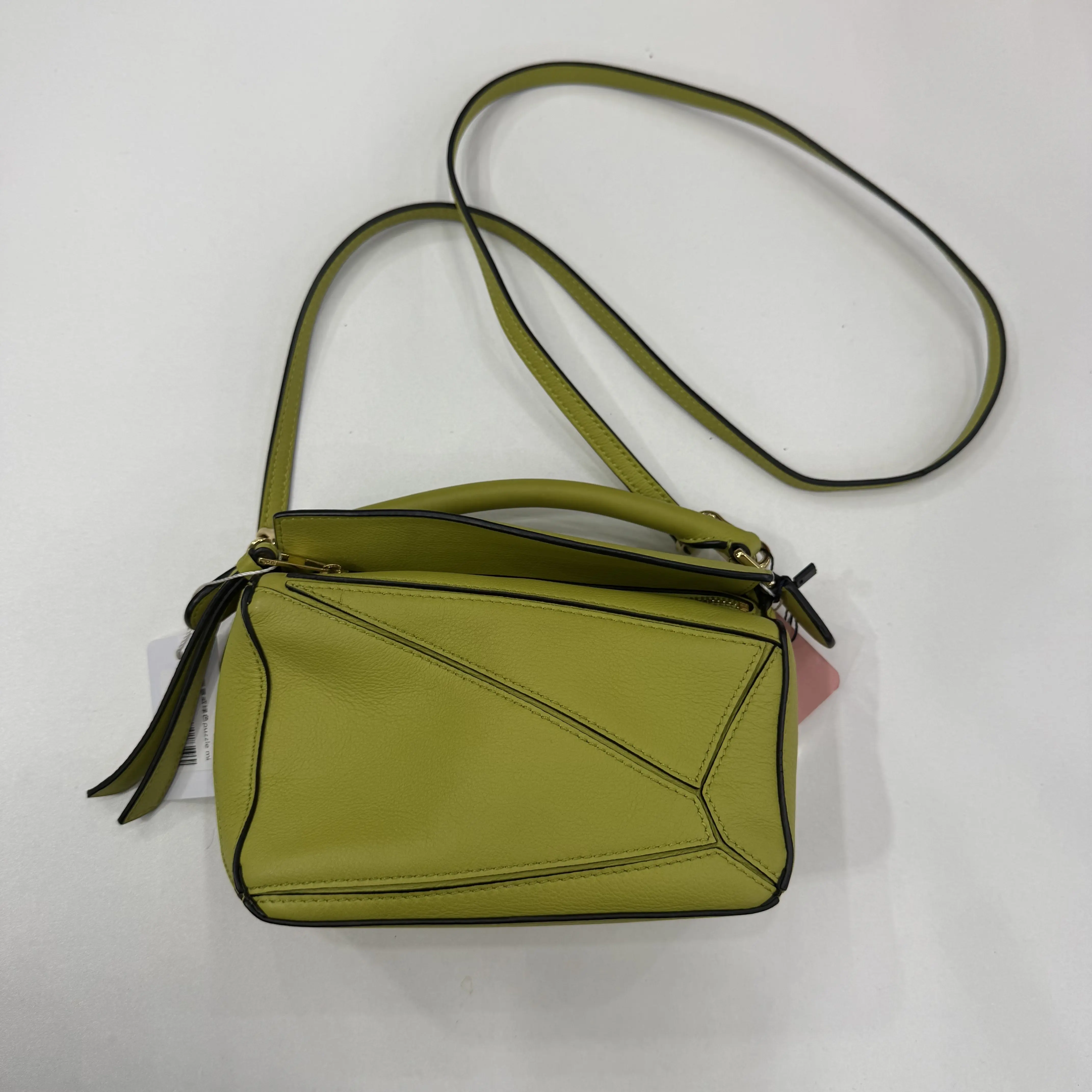 Pre-owned Loewe Pre‑owned, 100% authentic Mini Puzzle Bag Lime Green Grain Calf Leather Two‑Way Crossbody Top‑Handle Purse