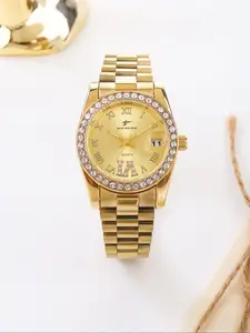RICECGO Women's Full Gold Diamond-Studded British-Style Watch, Rhinestone wristwatch, Features Roman numeral hour markers and a diamond-encrusted bezel, gold dial with date display function, steel bracelet offers texture, Quartz watch