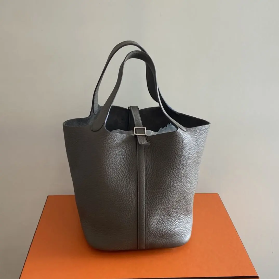 Pre-owned HERMÈS Picotin Lock 22 Bag in Gris Etain Taurillon Clemence Leather Bag (98% New, B2601003)